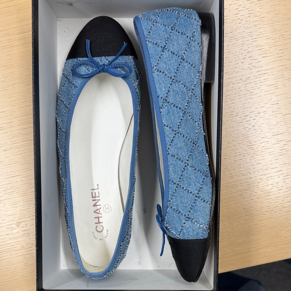CHANEL Denim Blue and Black Flats Size 42C